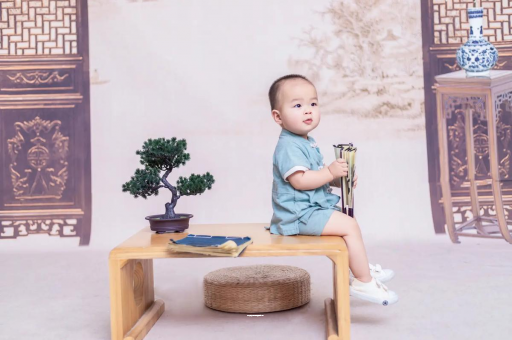 安吉孕妇肚子上的黑线
